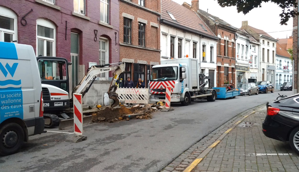 Mons rue du Béguinage fuite d'eau