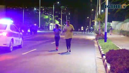 Kigali Night Run yitabiriwe n'abaturutse imihanda yose