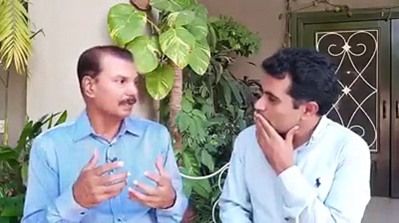 ایئر مارشل شاہد لطیف جے ایف سیونٹین تھنڈر طیارے کی نئے بلاک تھری کے بارے میں بتاتے ہوئے