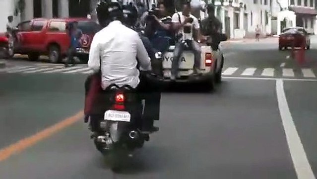 Palace Spokesman Salvador Panelo hitches a ride