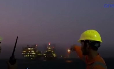 வளைகுடா நாடுகளில் மீண்டும் பதற்றம்- ஈரான் எண்ணெய் கப்பல் மீது ஏவுகணை தாக்குதல்-வீடியோ