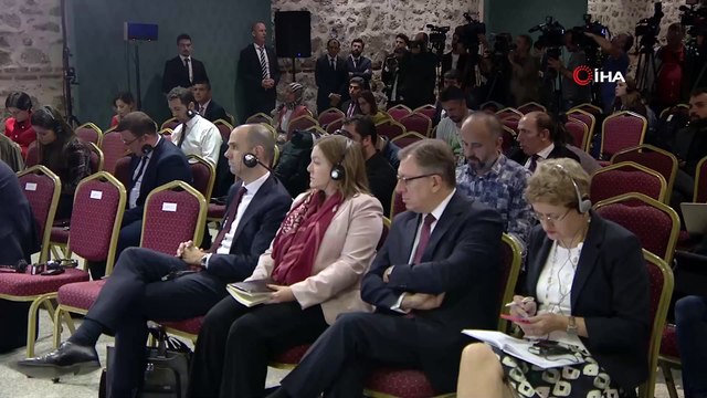 Bakan Çavuşoğlu: 'Sonuna kadar teröristleri temizlemek için ne gerekiyorsa yapacağız. DEAŞ’lı teröristlerin serbest bırakılması mümkün değil. Serbest bırakılmalarını bir kenara hesap vermeleri konusunda herkesten daha hassasız.