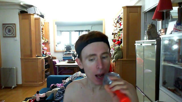 Wiwi égratigne reste là tranquilou de Gynette Exotol