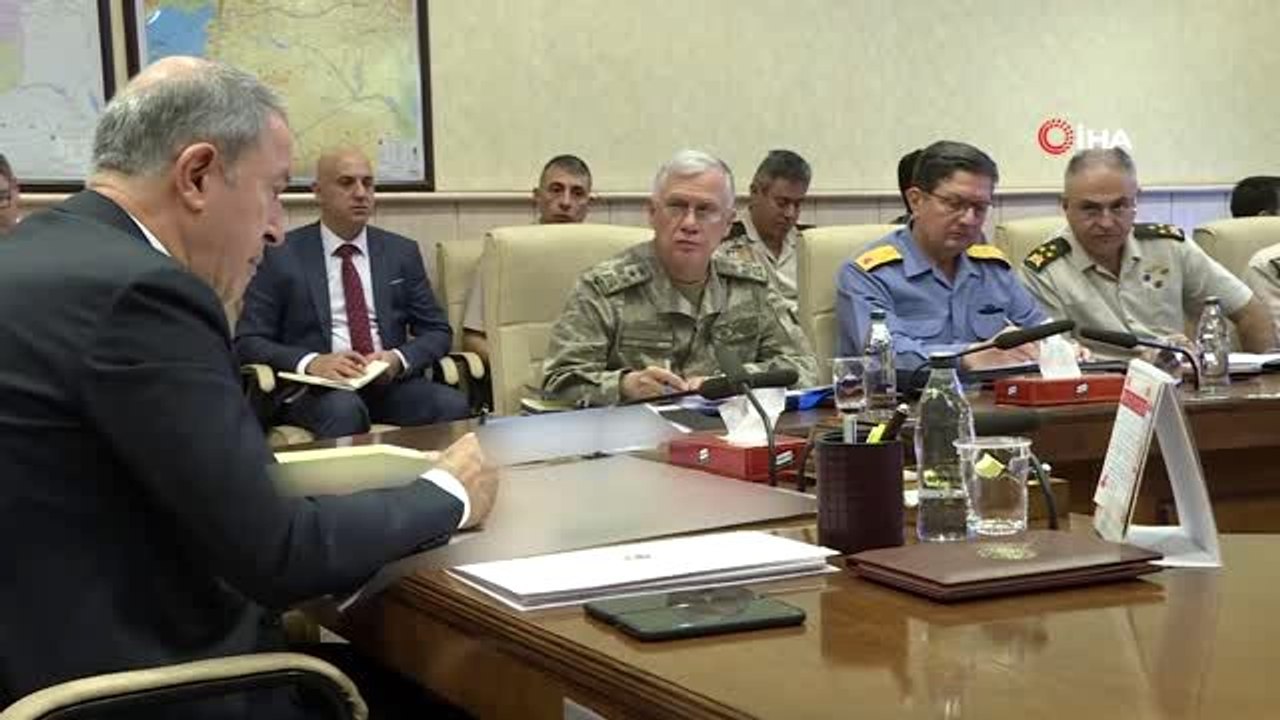 Milli Savunma Bakanı Hulusi Akar, TSK Komuta Kademesi'nin de katılımıyla Barış Pınarı Harekatı ile...