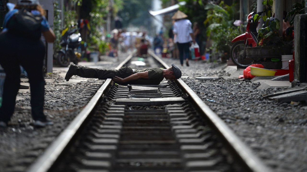 Hanoi bans selfie-seeking tourists ahead of crackdown on railway cafes