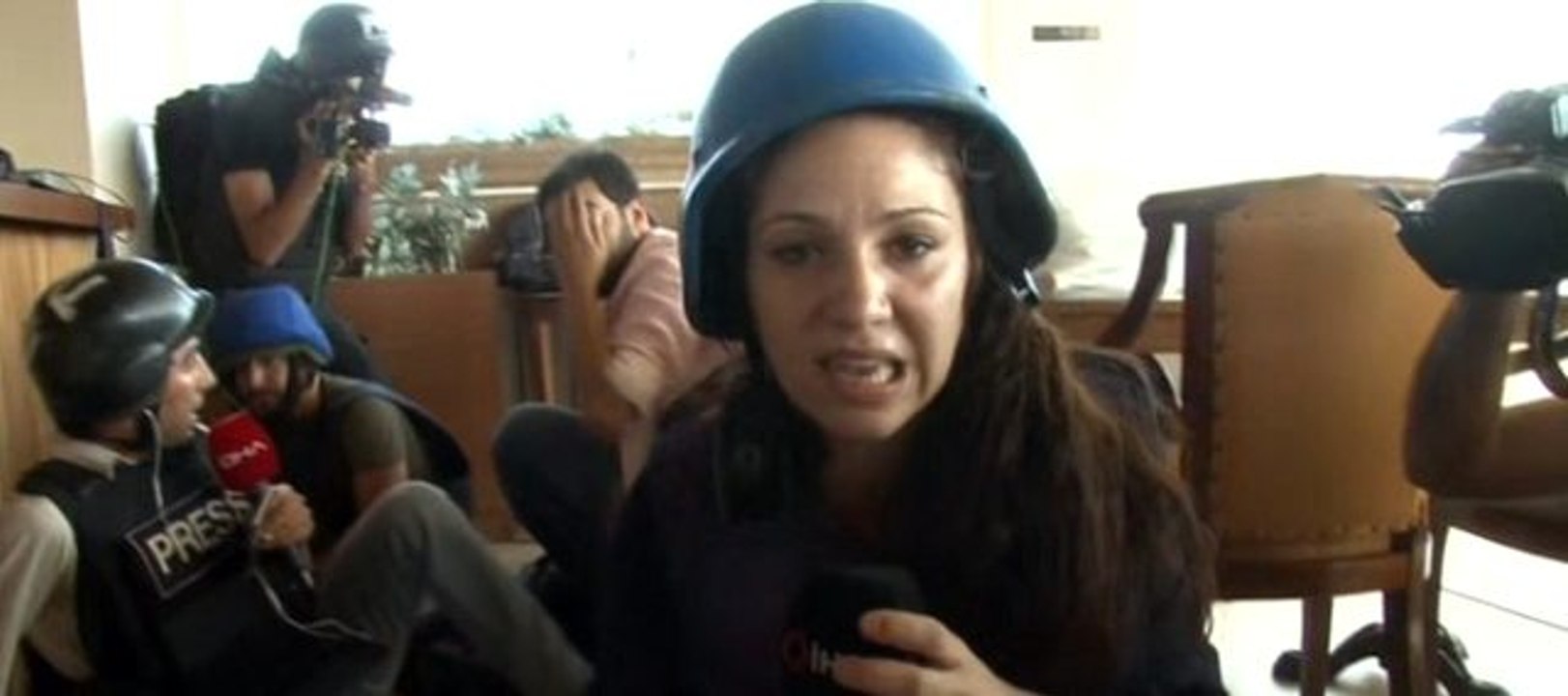 Son Dakika! Canlı yayında gazetecilerin olduğu restorana art arda ateş açıldı