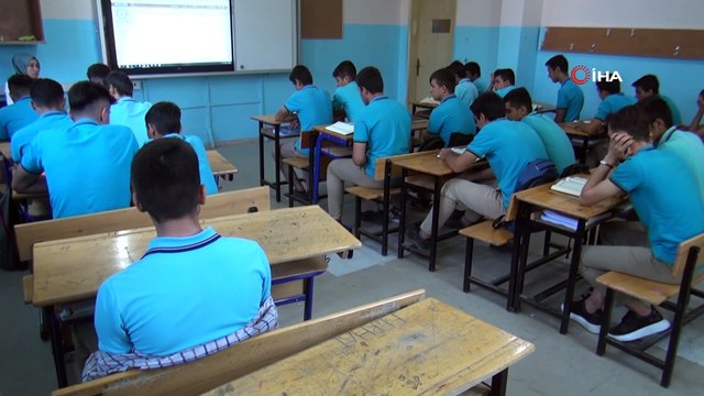 İmam hatiplilerden Barış Pınarı Harekatı'na Fetih Suresi ile destek