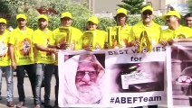 Amitabh Bachchan Meets Fans On His 77th Birthday Outside Pratiksha