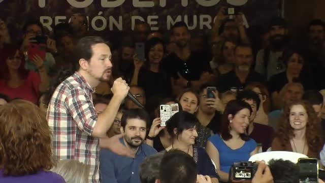 Iglesias acusa a Sánchez de utilizar como munición electoral la exhumación de Franco