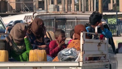 مدنيون خائفون يتركون بلداتهم على عجل مع الهجوم التركي في سوريا