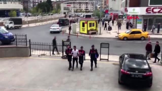 Sokakta oynayan 9 çocuğu 'gürültü' yaptıkları gerekçesiyle havalı tüfekle vurdu