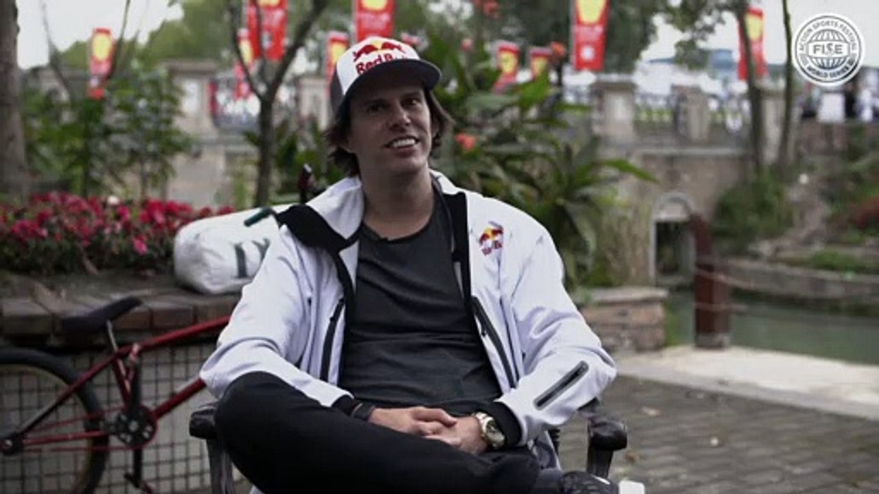 Legends Build the Ultimate BMX Rider