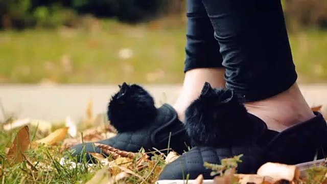 How to Make Cat Pom-Poms for Your Sneakers