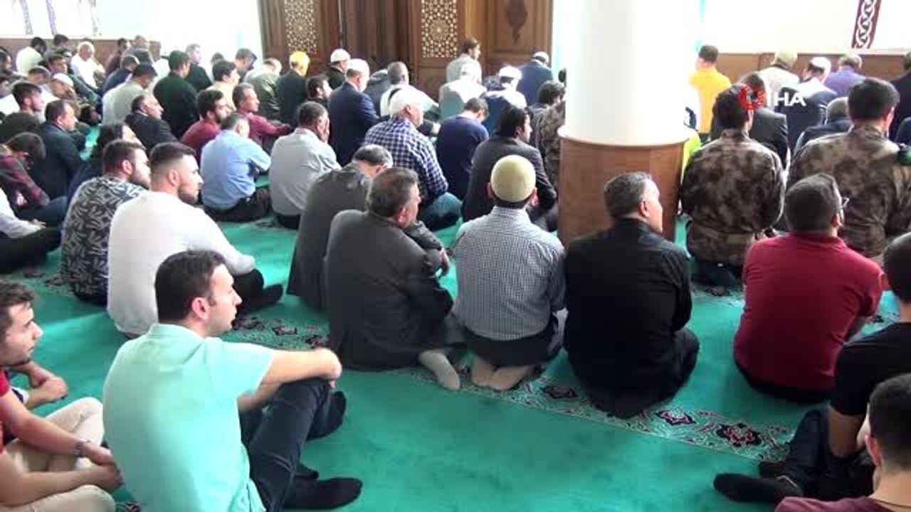 Diyanet İşleri Başkanı Erbaş, Cuma hutbesinde birlik çağrısı yaptı