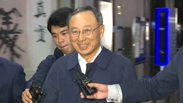 '배임' 황창규 KT 회장 20시간 고강도 조사 / YTN