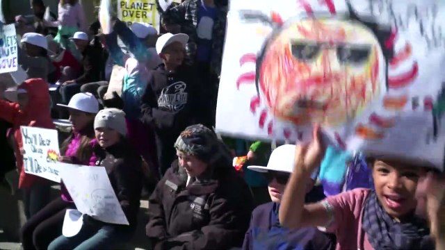Pese a falta del Nobel, Greta Thunberg continúa protestas por el clima