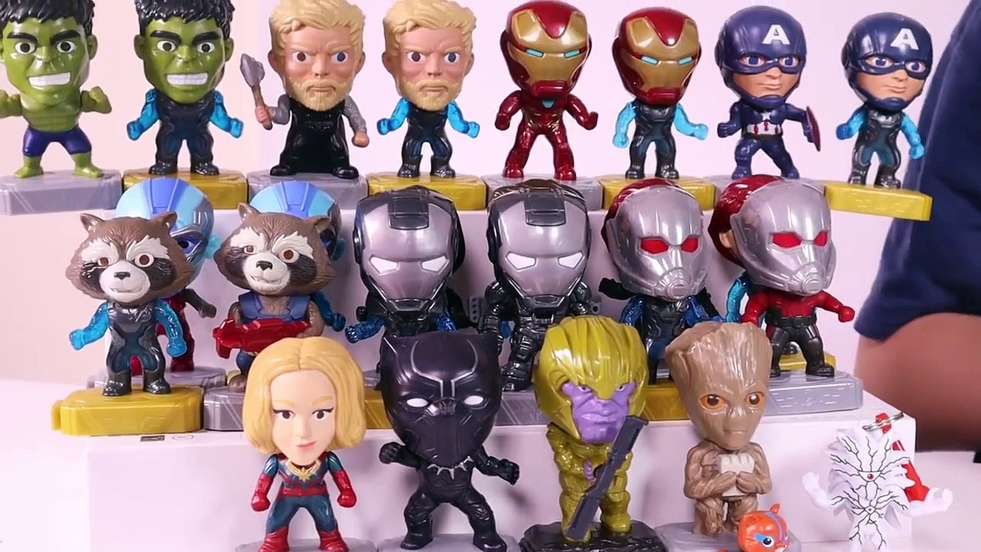 kinder avengers toys