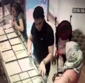 1'i kadın 2 kişi müşteri kılığında böyle hırsızlık yaptı