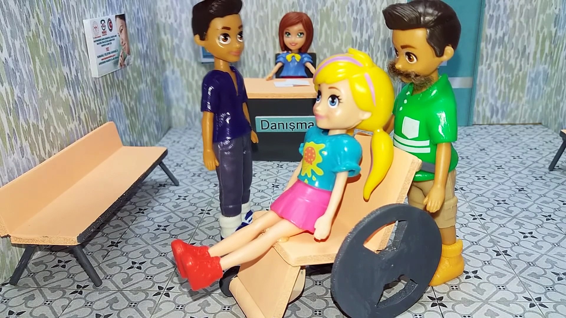 Mucize Doktor Polly Pocket | Oyuncak Bebeklerle Mucize Doktor - Dailymotion  Video