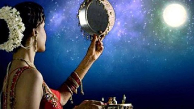 करवाचौथ शुभ योग | करवाचौथ पर चांद का समय | Karwa Chauth Moon | Boldsky