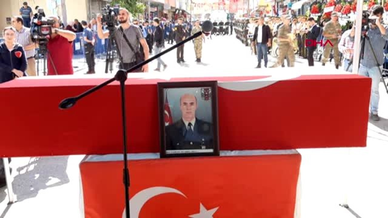 Şehit uzman çavuş hacı bebek memleketinde son yolculuğuna uğurlandı 2