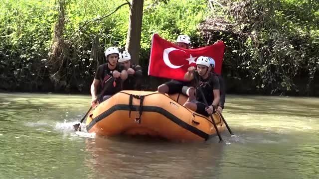 Raftingcilerden Barış Pınarı Harekatı'na destek