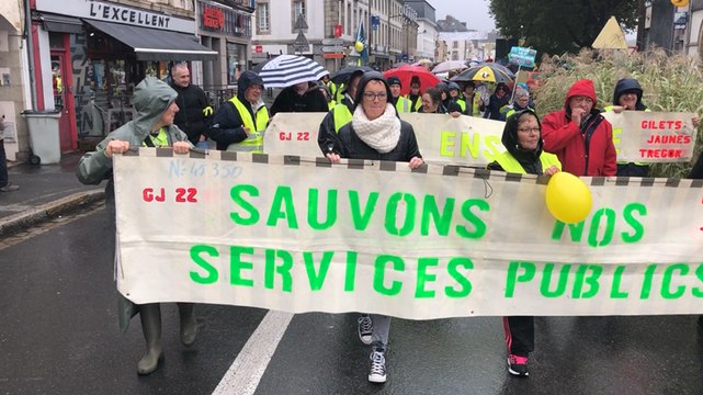 Les Gilets jaunes sont de retour et fédèrent autour des services publics