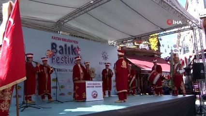 Tarihi Yarımada'da 15 bin kişiye balık ikramı