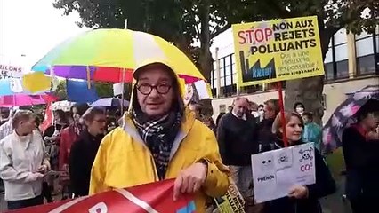 Thionville : 400 manifestants dans la cortège funèbre des Stop Knauf