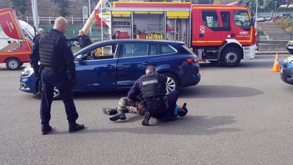 Démonstration d'une intervention musclée avec le PSIG sabre de Dardilly