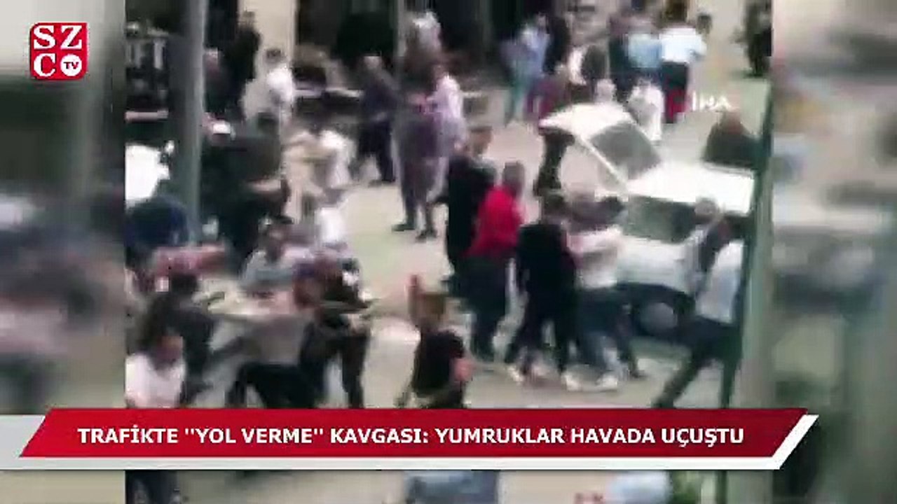 Trafikte ‘yol verme' kavgası: Yumruklar havada uçuştu