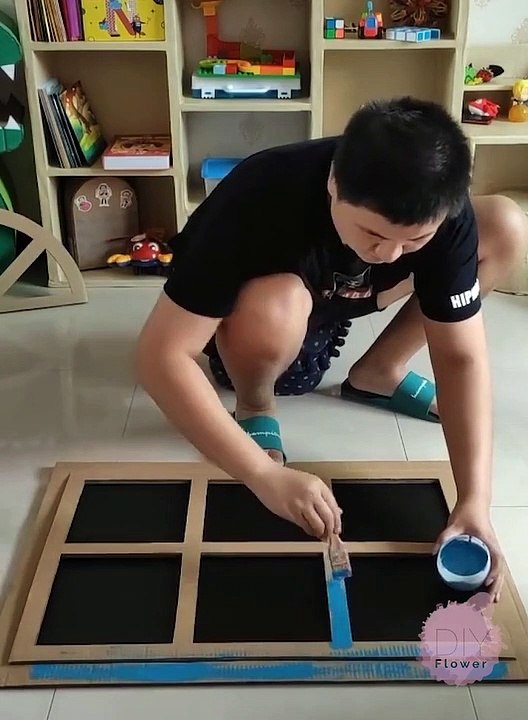 Membuat mainan rumah dengan kardus