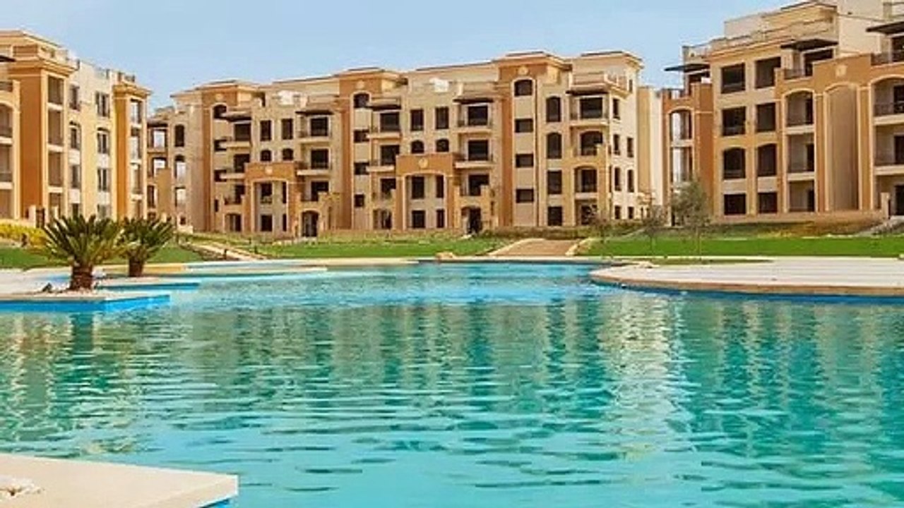 للبيع شقه ارضي موقع متميز 155 متر بحديقه 160 متر في ستون ريزيدنس