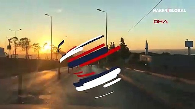 Patenli gençler araçların arasında yaklaşık 60 km hız yaptılar