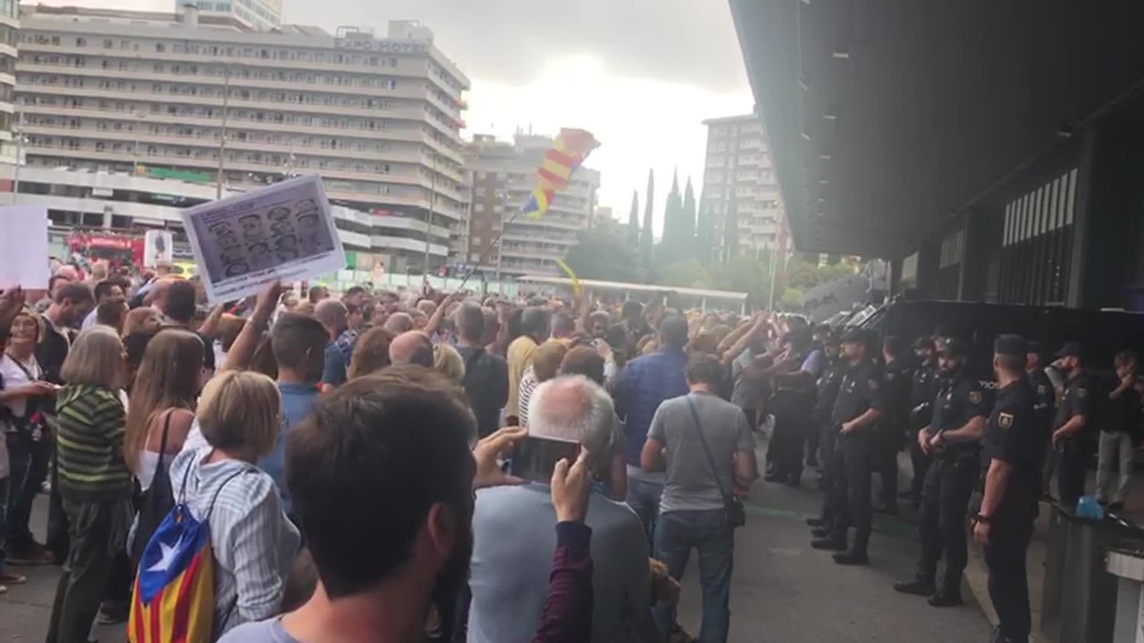 Protesta en la estación de Sants de Barcelona contra la sentencia