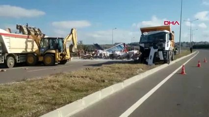 Çanakkale kamyon tır'a arkadan çaptı 2 yaralı