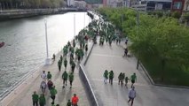 Un marea verde recorre Bilbao para sensibilizar sobre el síndrome de Down