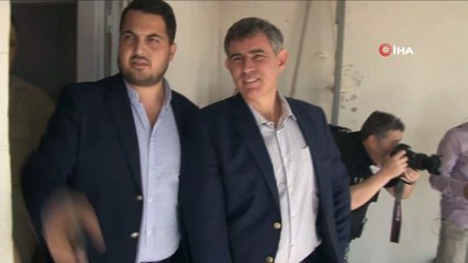 Télécharger la video: Metin Feyzioğlu'ndan Barış Pınarı Harekatını Takip Eden Gazetecilere Ziyaret