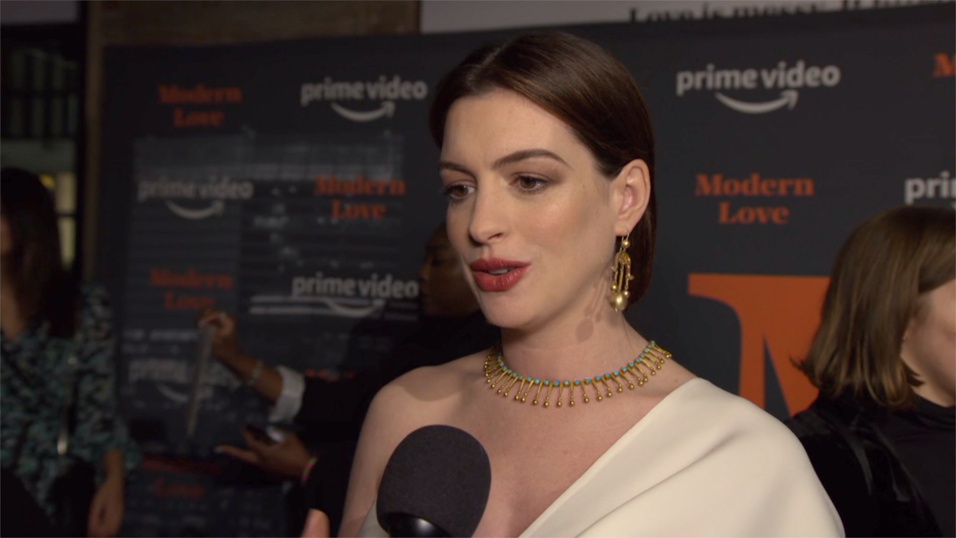 16+ Modern Love Season Premiere Images