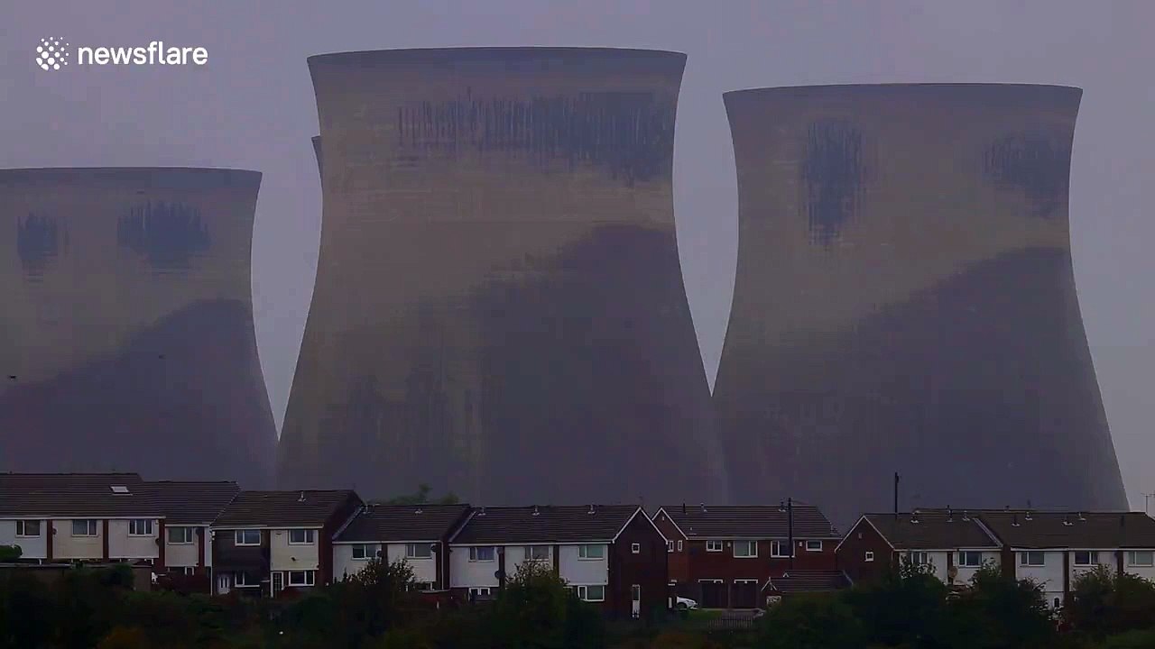 Destruction d'une centrale électrique en Angleterre !