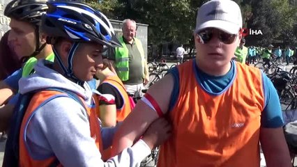 400 Bisikletçi Mehmetçiğe destek için pedalladı
