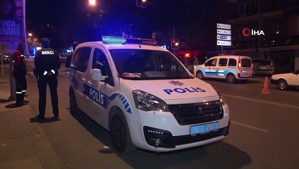 Trafik kazasına karışan aracın mağazaya girme anları kamerada