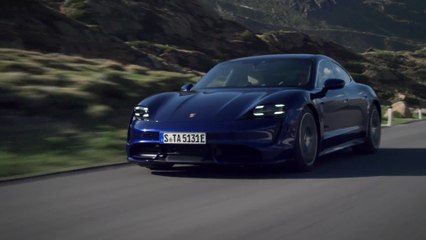 Im Porsche Taycan zweimal um die Welt