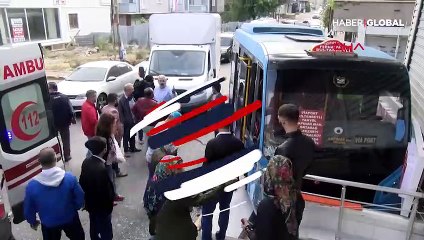 Sancaktepe'de kamyonet ve minibüs kafa kafaya çarpıştı