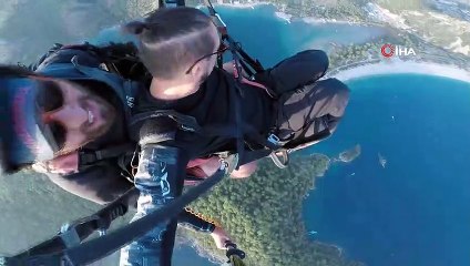 - Tekerlekli sandalyeyle dalış yapmıştı, şimdi de paraşütle atladı