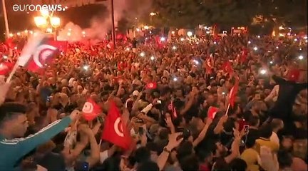 Tunisinos celebram vitória de Saied nas presidenciais