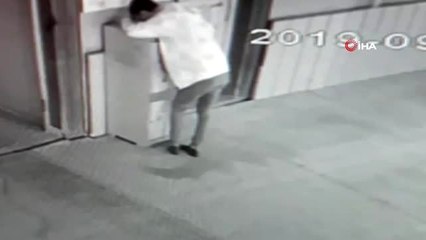 Caminin bağış kasasından para çalan hırsız yakalandı