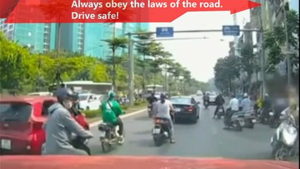 WOMEN DRIVING FAILS COMPILATION JULY 2019 - SCARY WOMAN DRIVER