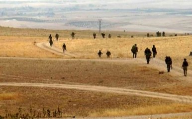 Son Dakika: Bordo Bereliler ve komandolar Münbiç'e ilerlemeye başladı