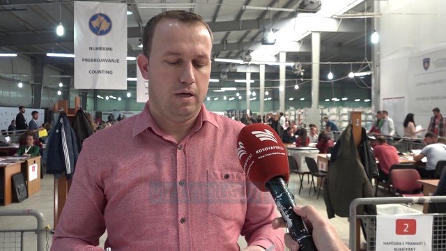 Kosovë/ Hapën zarfat me vota të ardhura nga Serbia - News, Lajme - Vizion Plus
